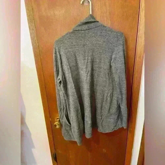 Athleta Gray Cardigan‎ - Size S - Picture 2 of 5